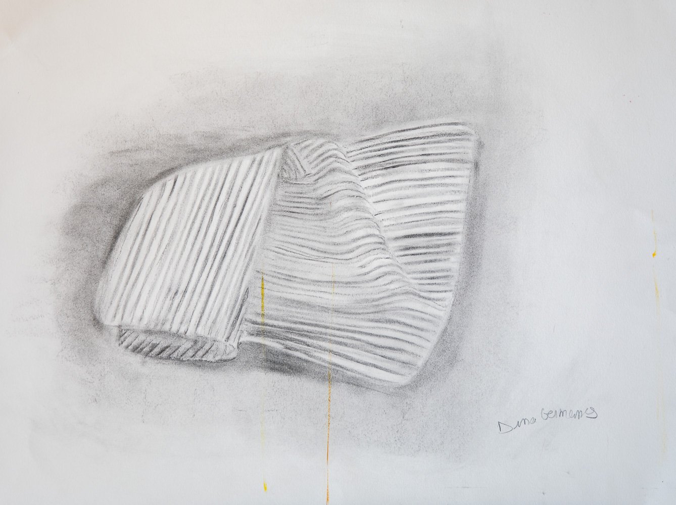 Drapery in gray pencil